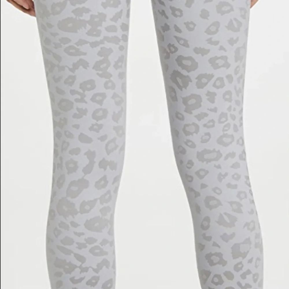 Beyond Yoga Leopard Jacquard Set - Picture 4 of 9
